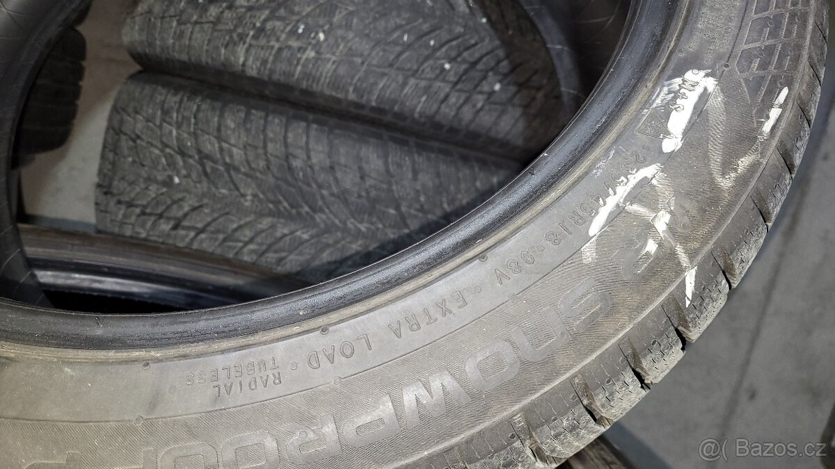 Zimni Nokian 235/45 R18 8-9mm - 5