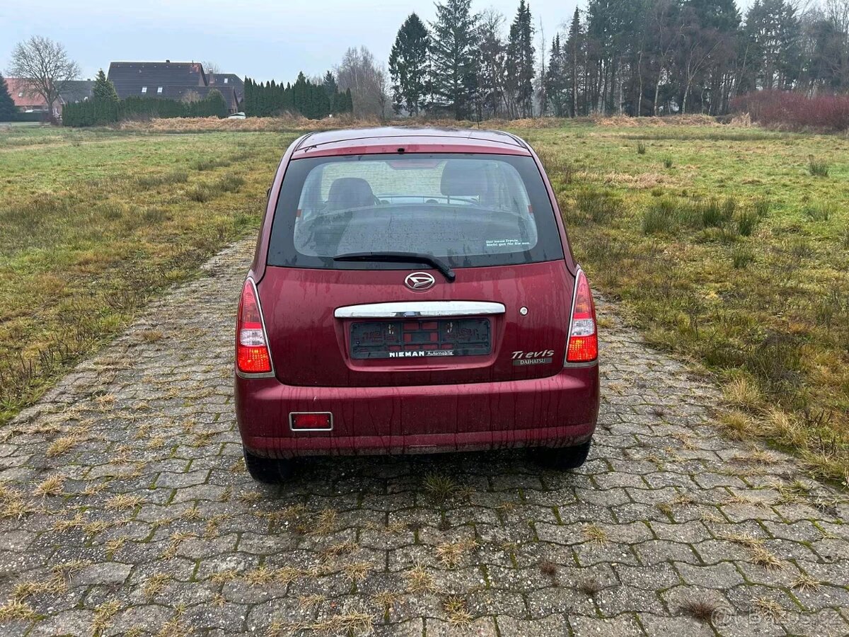 DAIHATSU TREVIS 1,0i MOMO - 5