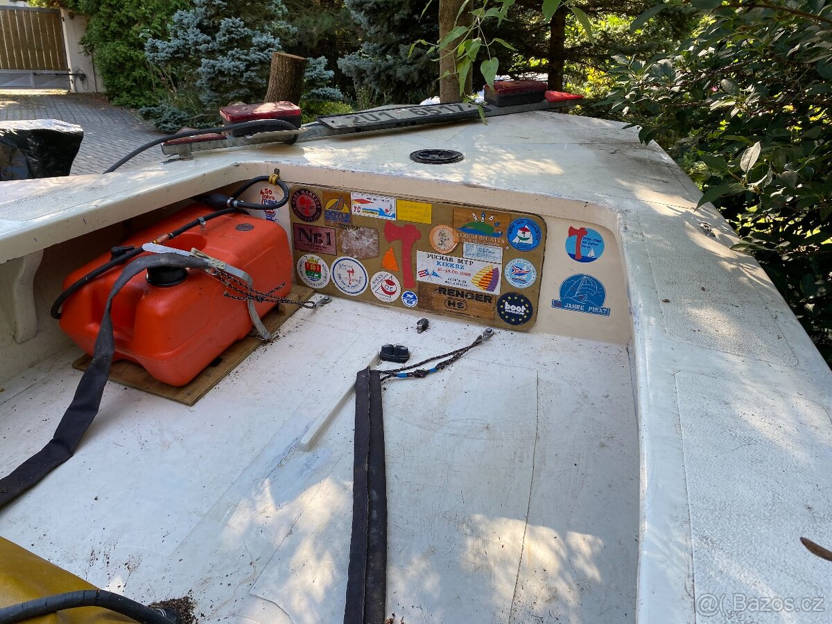 Laminátová loď PIRÁT - 5