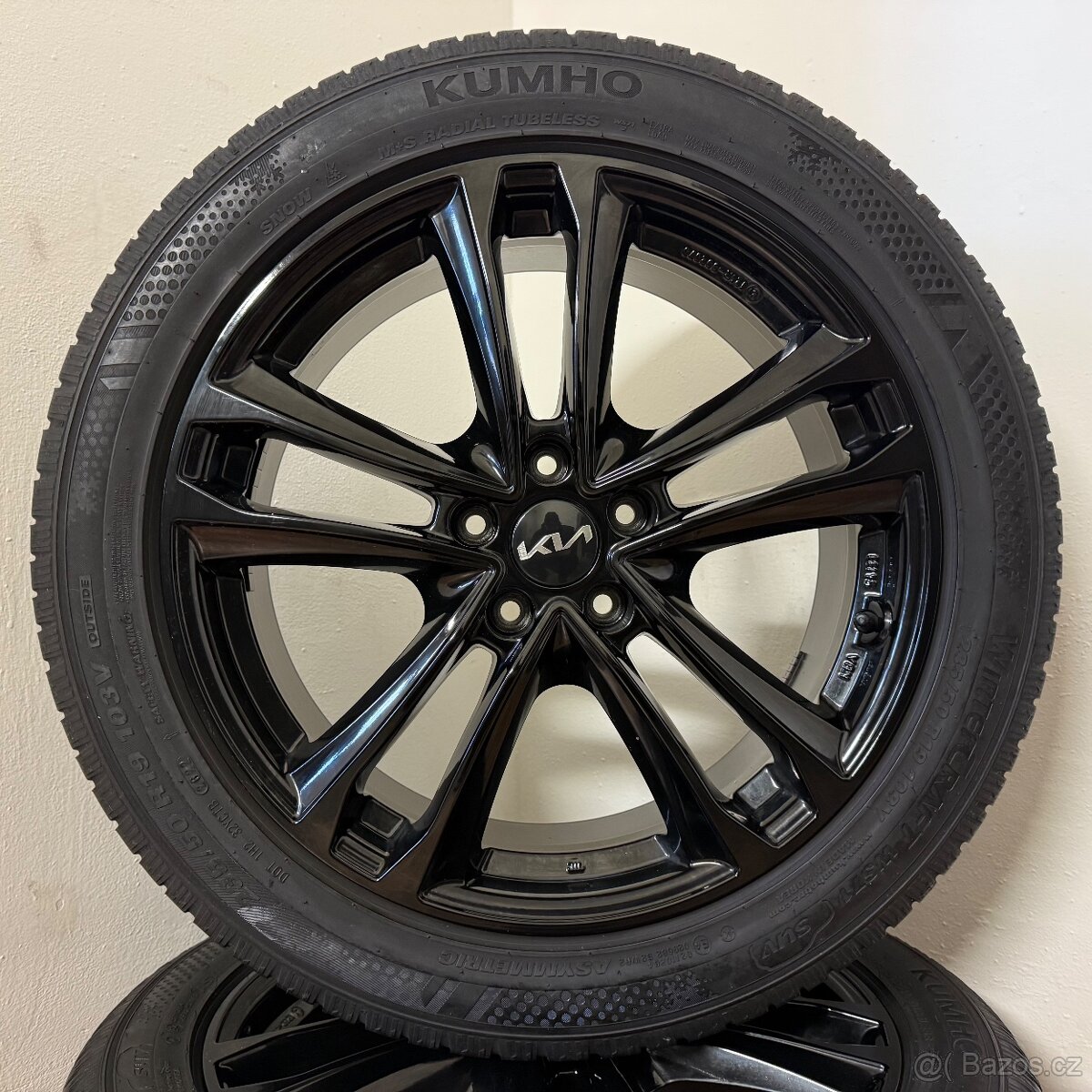 KIA SPORTAGE V 5x114,3 R19 ET49,5+ZIMNÍ 235/50R19 8/6mm - 5