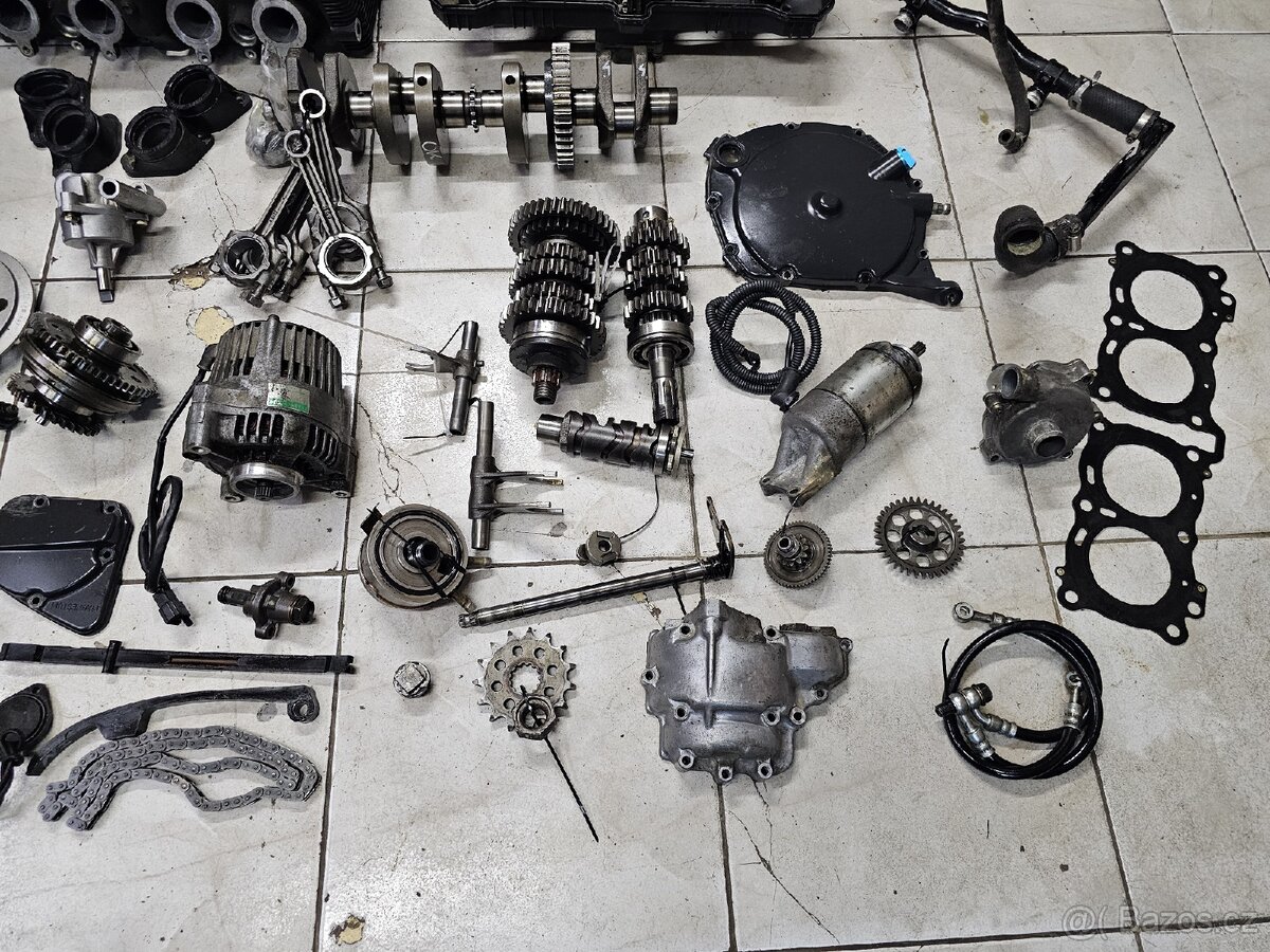 Díly motoru pro Suzuki GSXR 750 Srad gsxr750 - 5