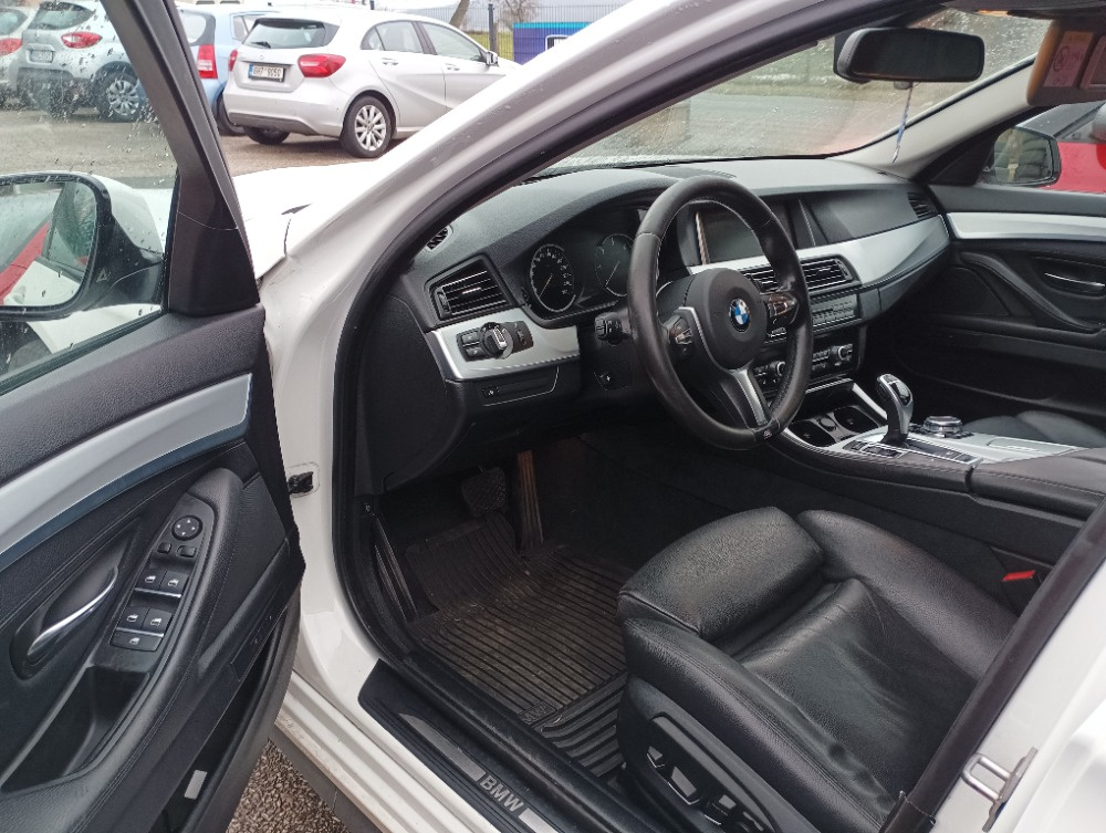 BMW 530 D XDRIVE- combi, kůže, automat - 5