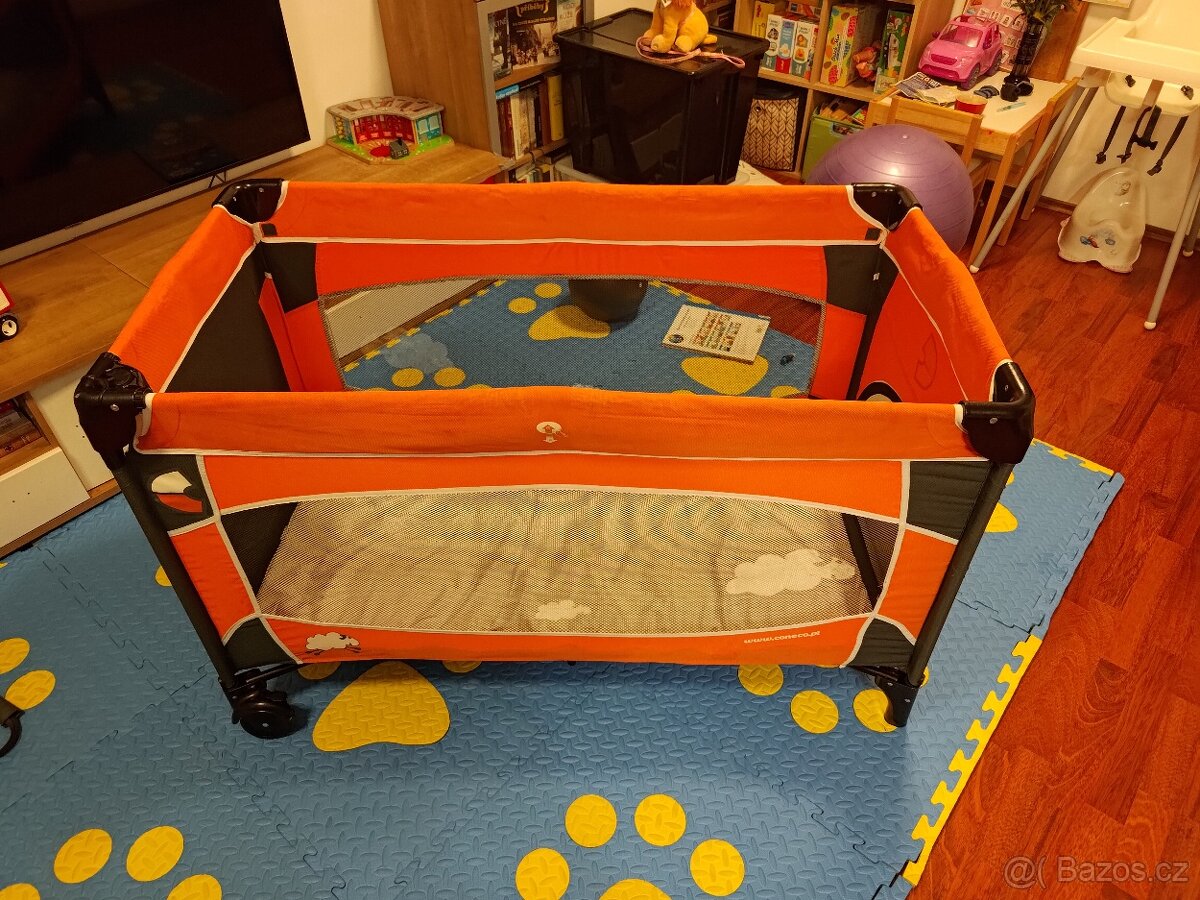 Prodám: pevná dětská cestovní postýlka - 5