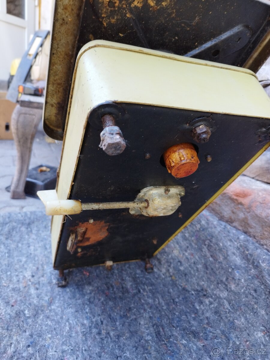 P: Stará váha Tonava- potravinářská atd. - 5