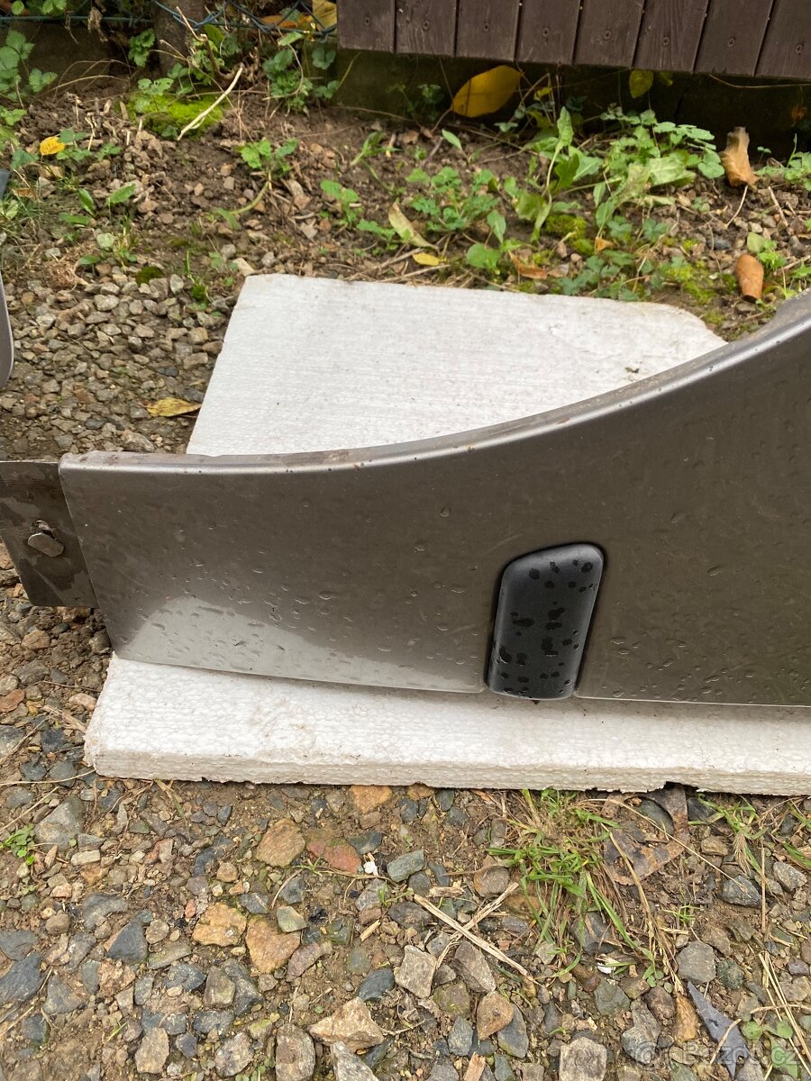 Přední blatníky Saab 9-5 2004 - 5