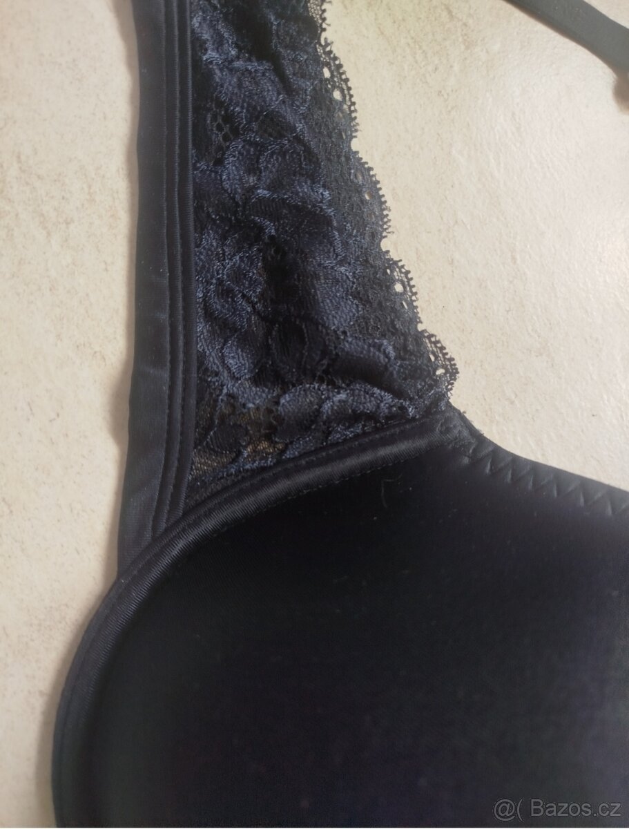 Šaty + podprsenka F&F + tričko za 60 - 5