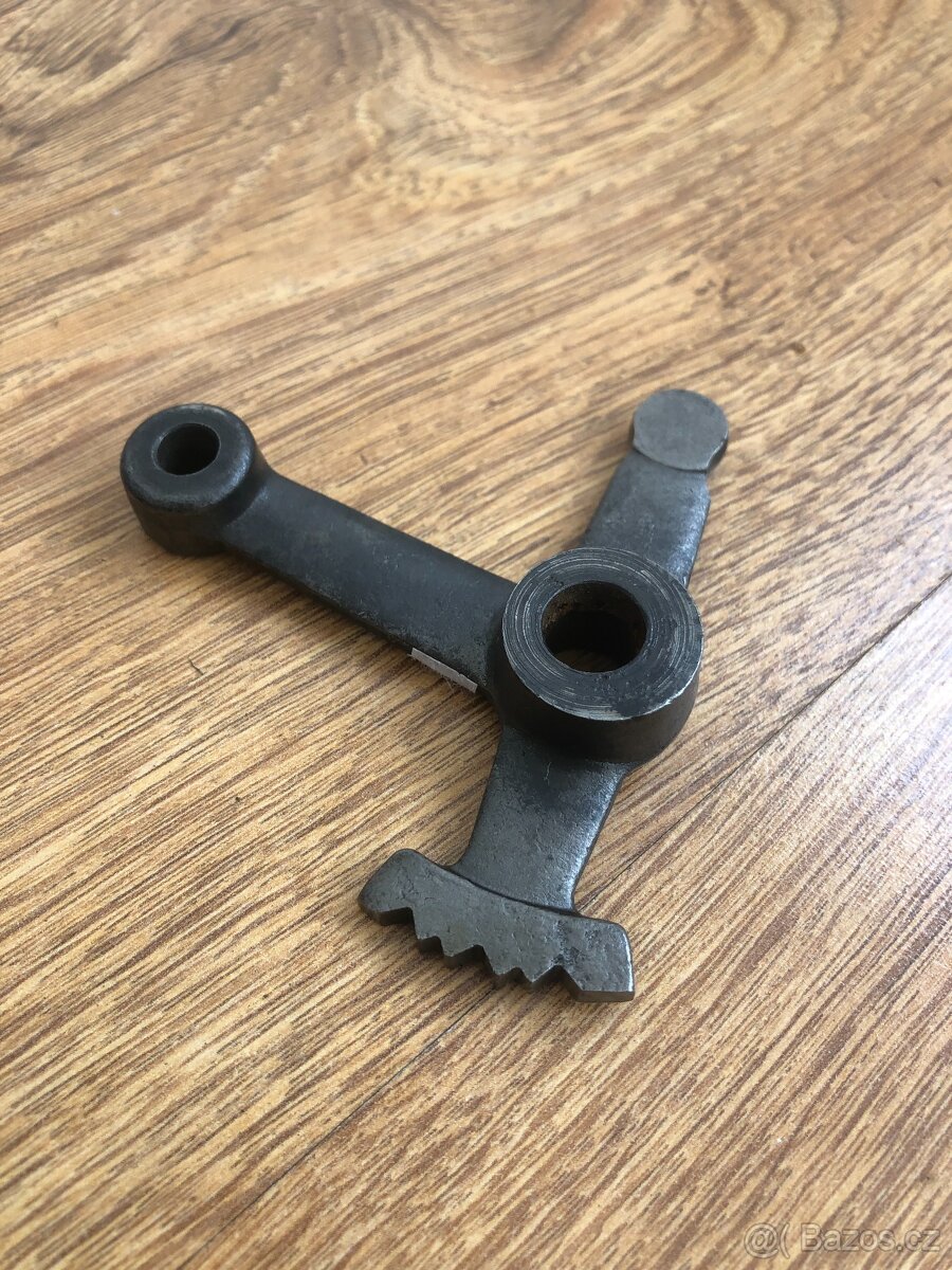 Prodám náhradní díly na motocykl ČZ 125 T a ČZ 125 B - 5