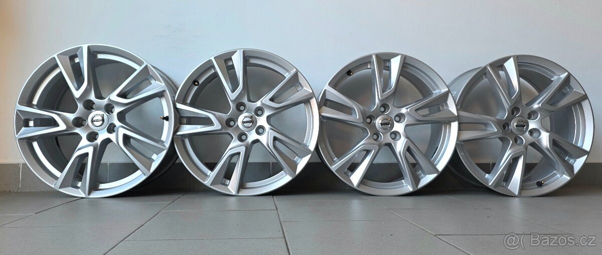 Originální Volvo 5x108 / 18" Top stav.