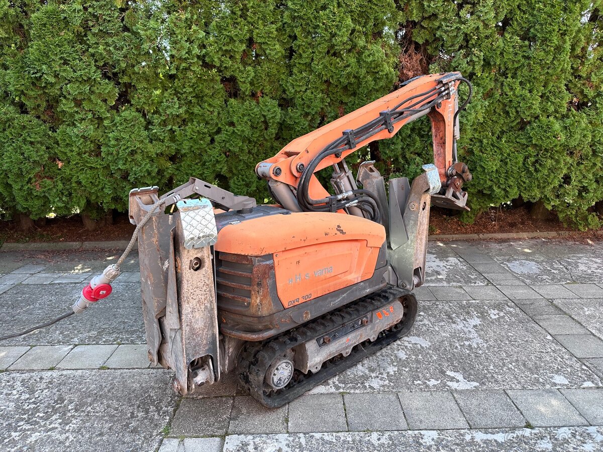 Demoliční robot/bagr Husqvarna DXR300 - 5