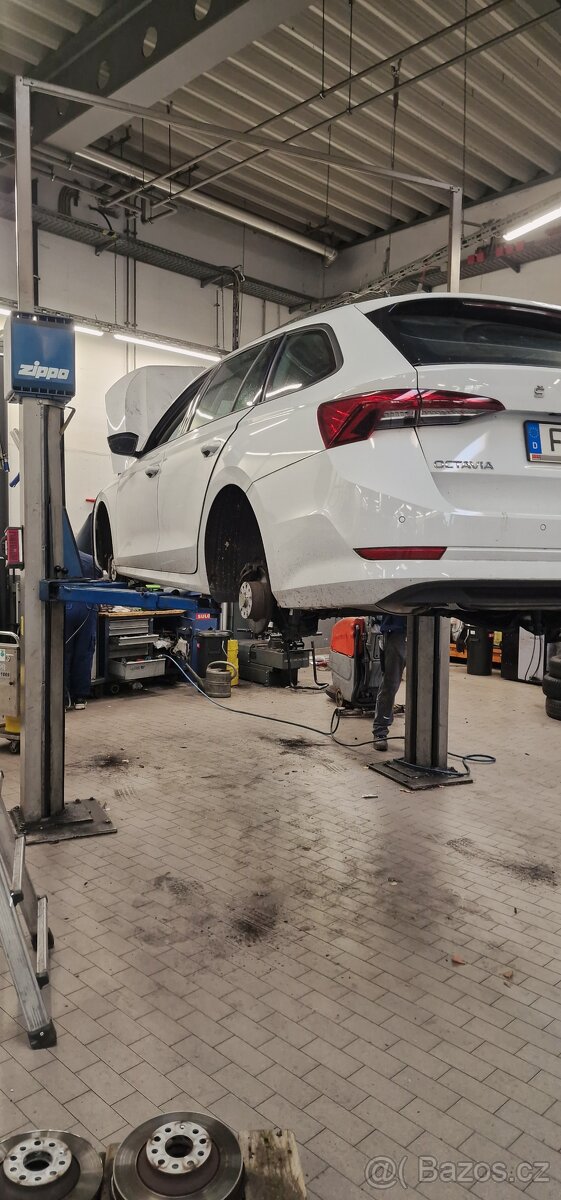 Dvousloupový zvedák Zippo Německo - 5