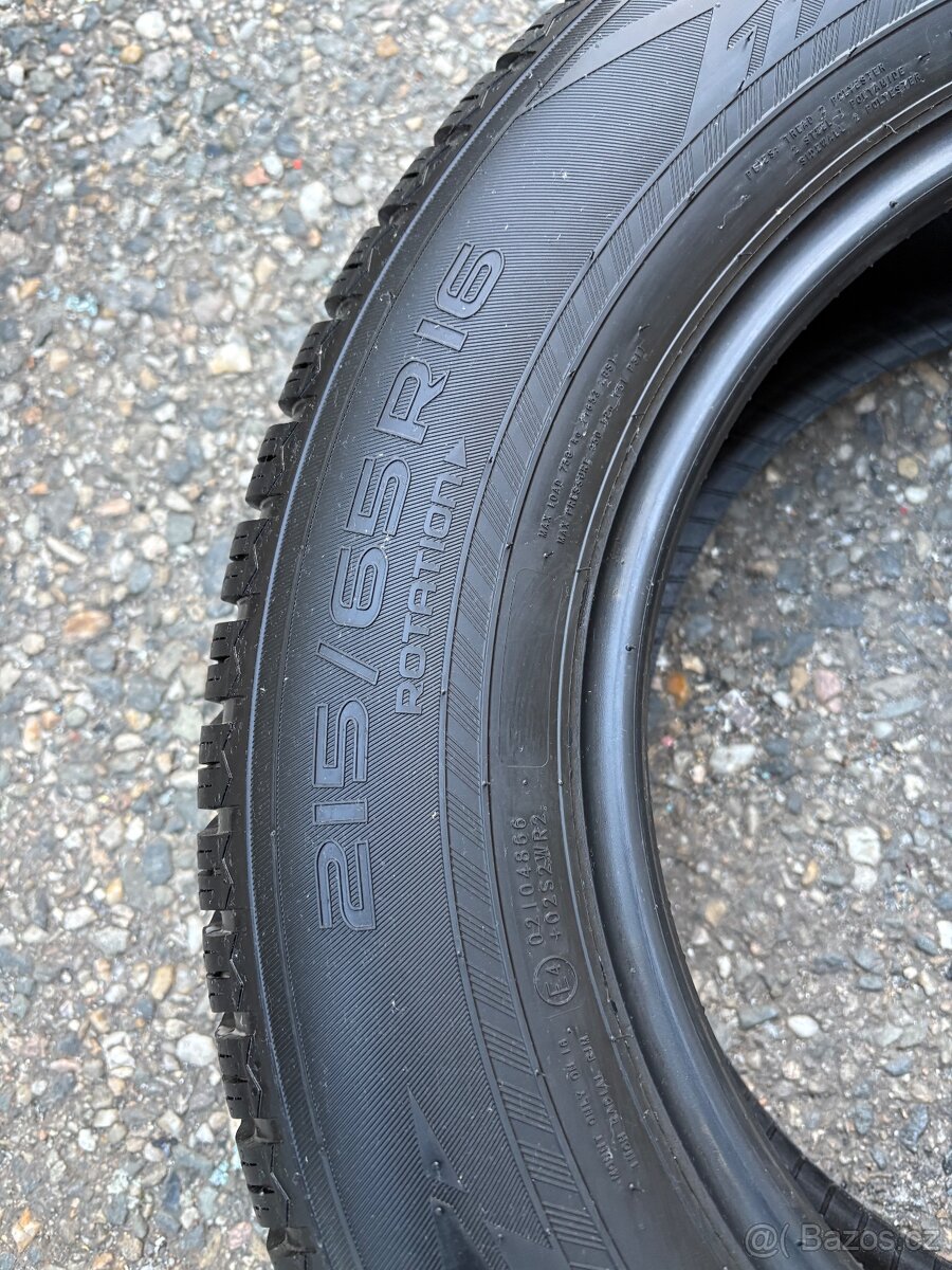 Zimni pneu 215/65/16 Nokian WR Suv4 - 5
