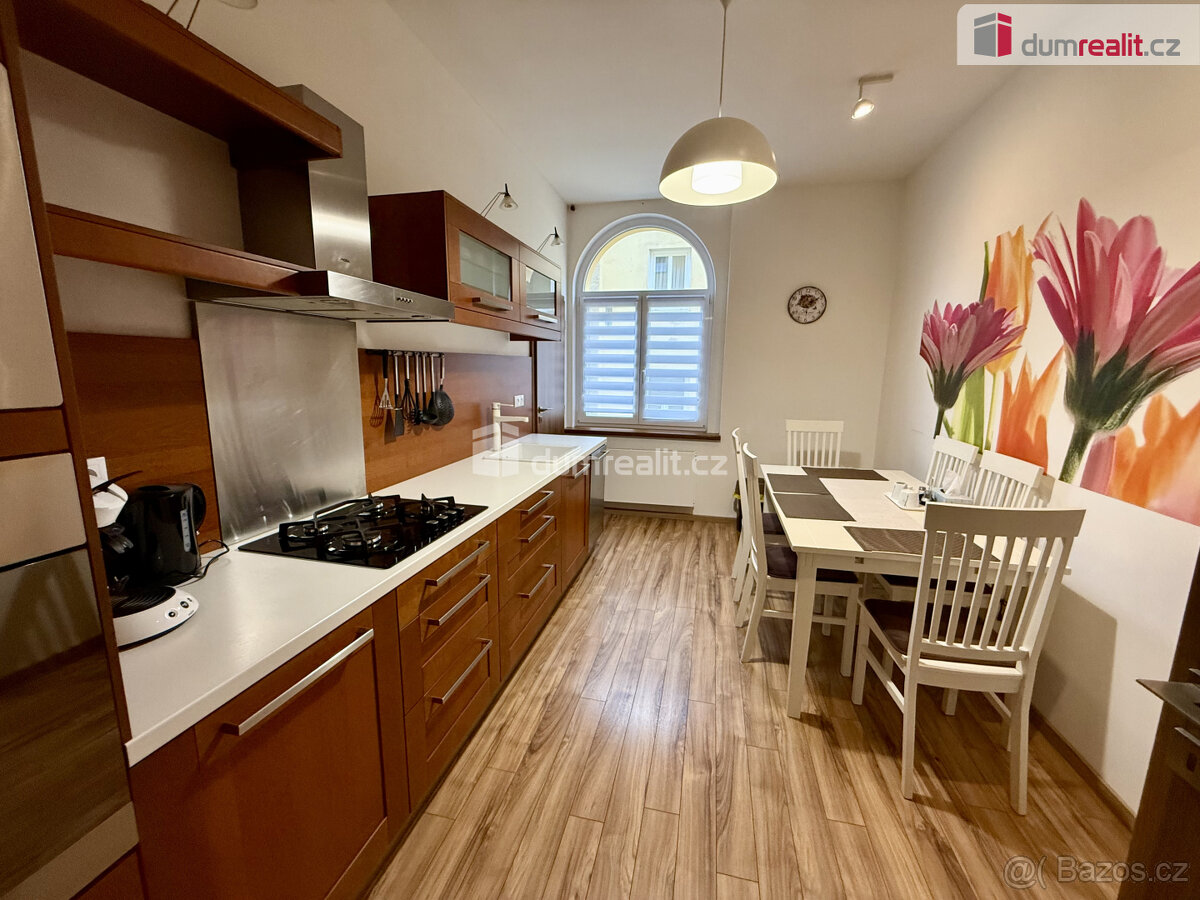 Prodej, byt 2+1 po generální rekonstrukci, 72,6 m2, Hlavní t - 5