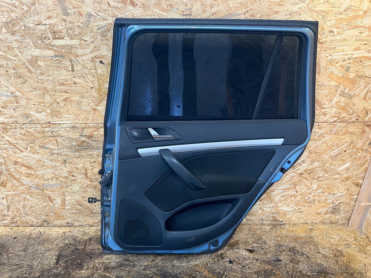 KOMPLETNĚ NASTROJENÉ PRAVÉ ZADNÍ DVEŘE OCTAVIA 2 KOMBI 9154 - 5