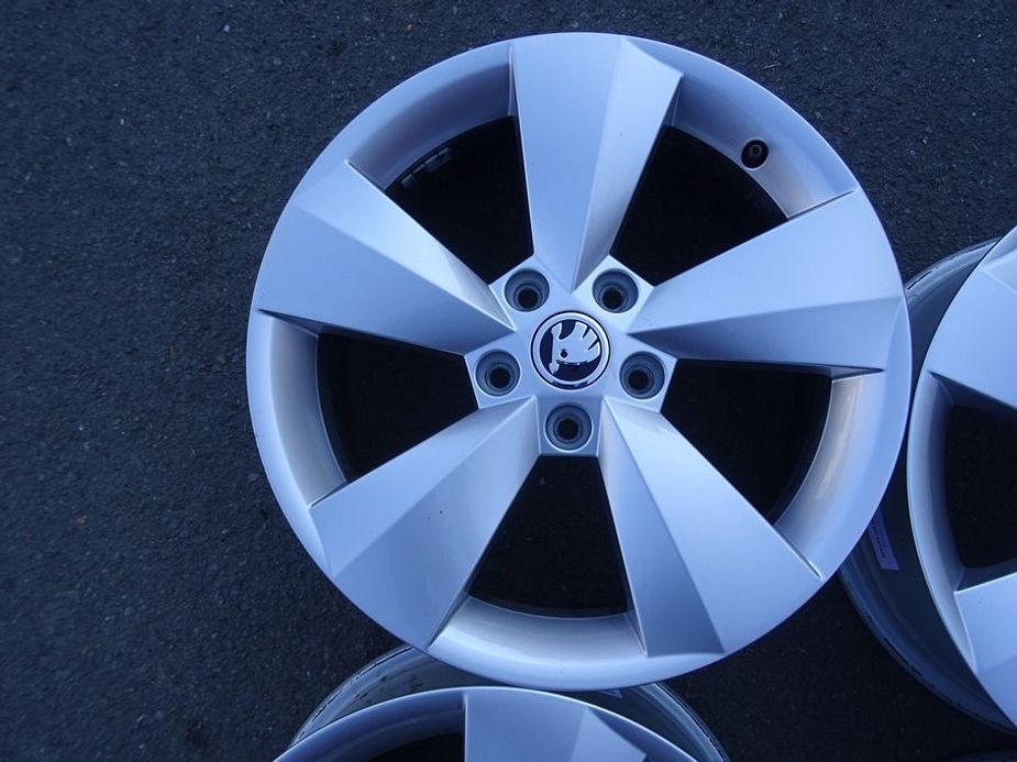 Alu disky origo Škoda, 17", 5x112, ET 38, šířka 7J - 5