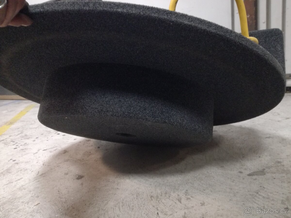 Subwoofer v bedně BMW E46 - 5