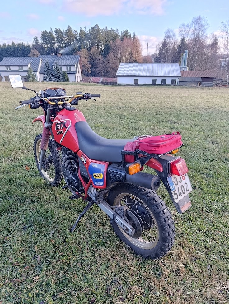 Aprilia ETX 350 - 5