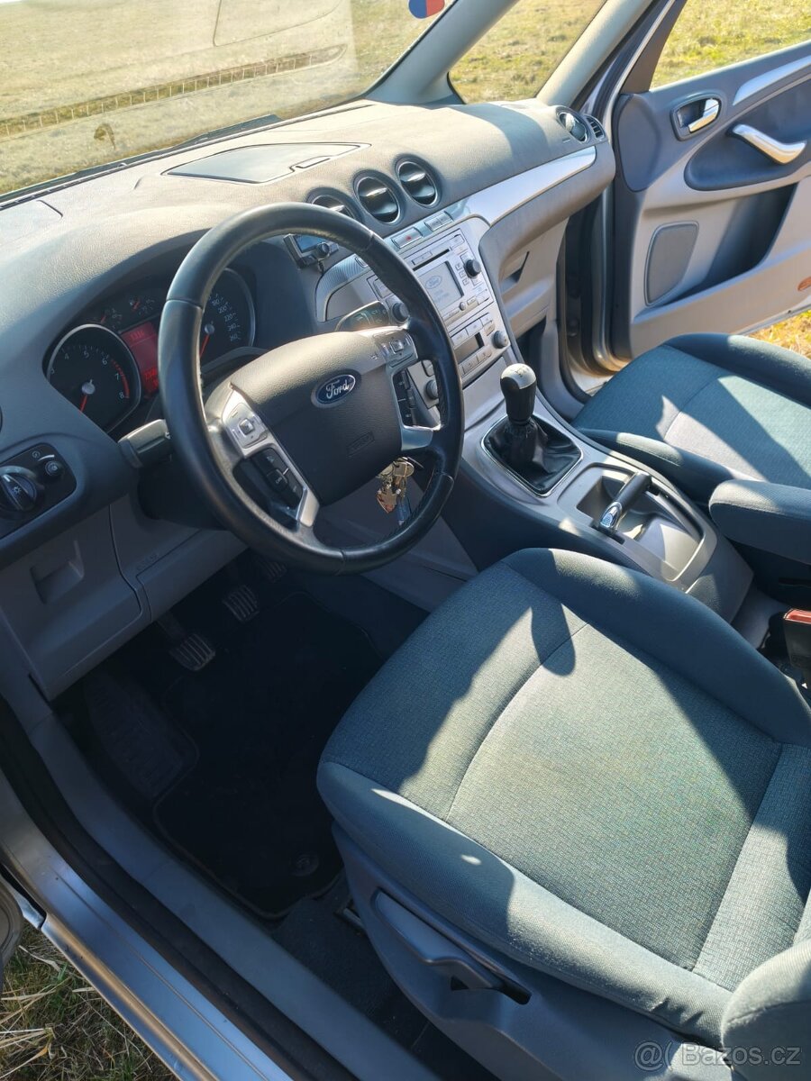 Ford galaxy 2,0i - 5