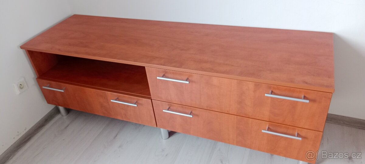 Prodám dvě skříňky - 5