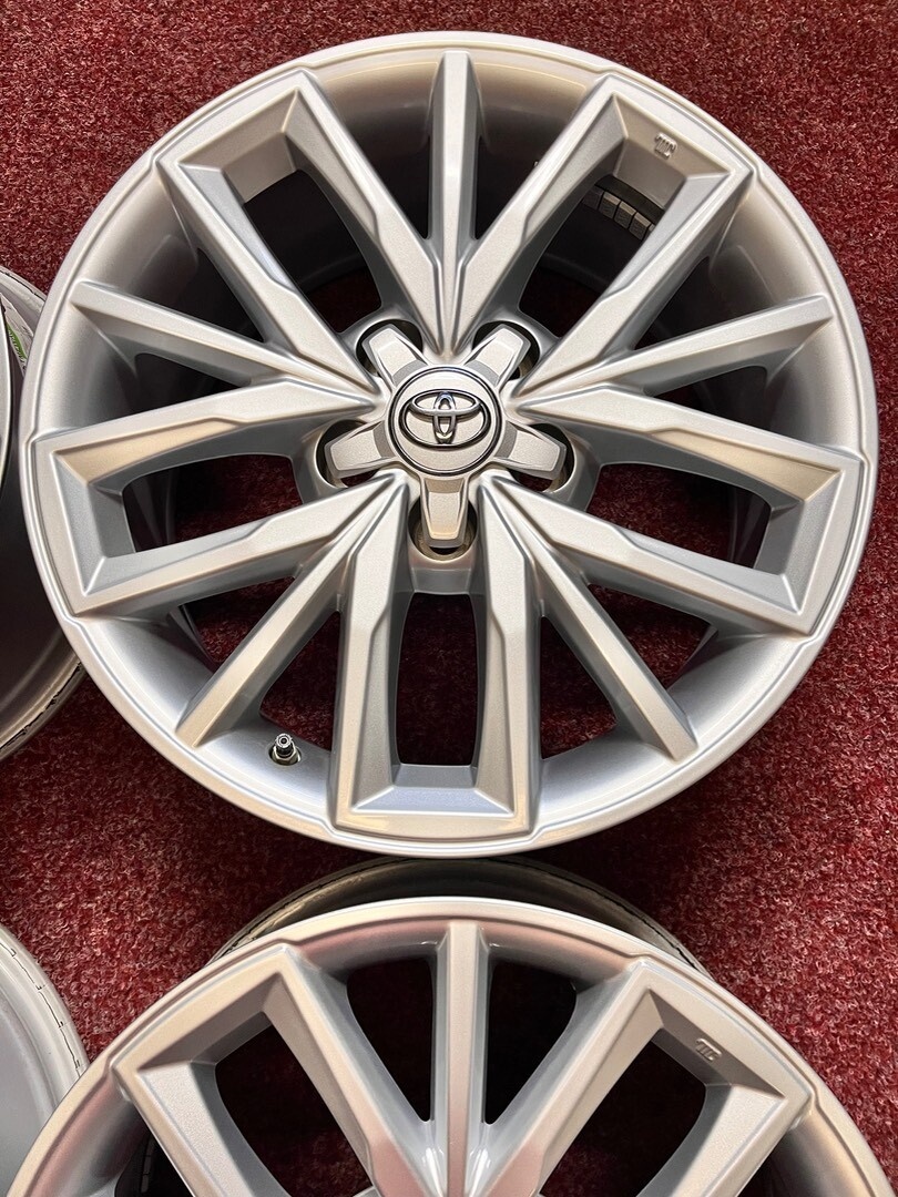 5x114,3 R17 ORIGINÁL Alu Toyota Corolla 2022 - JAKO NOVÉ - 5