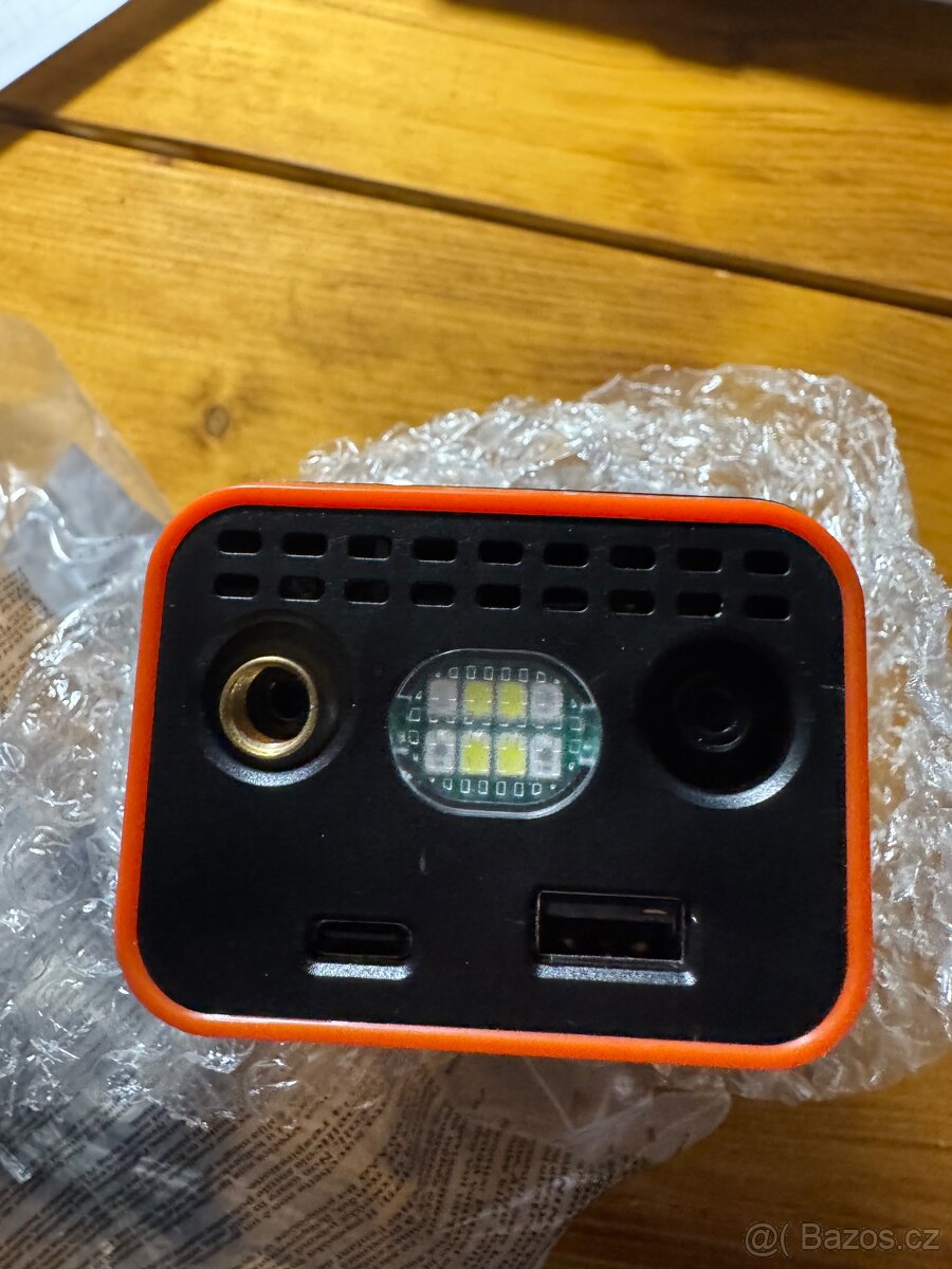 Malý přenosný aku kompresor - 5