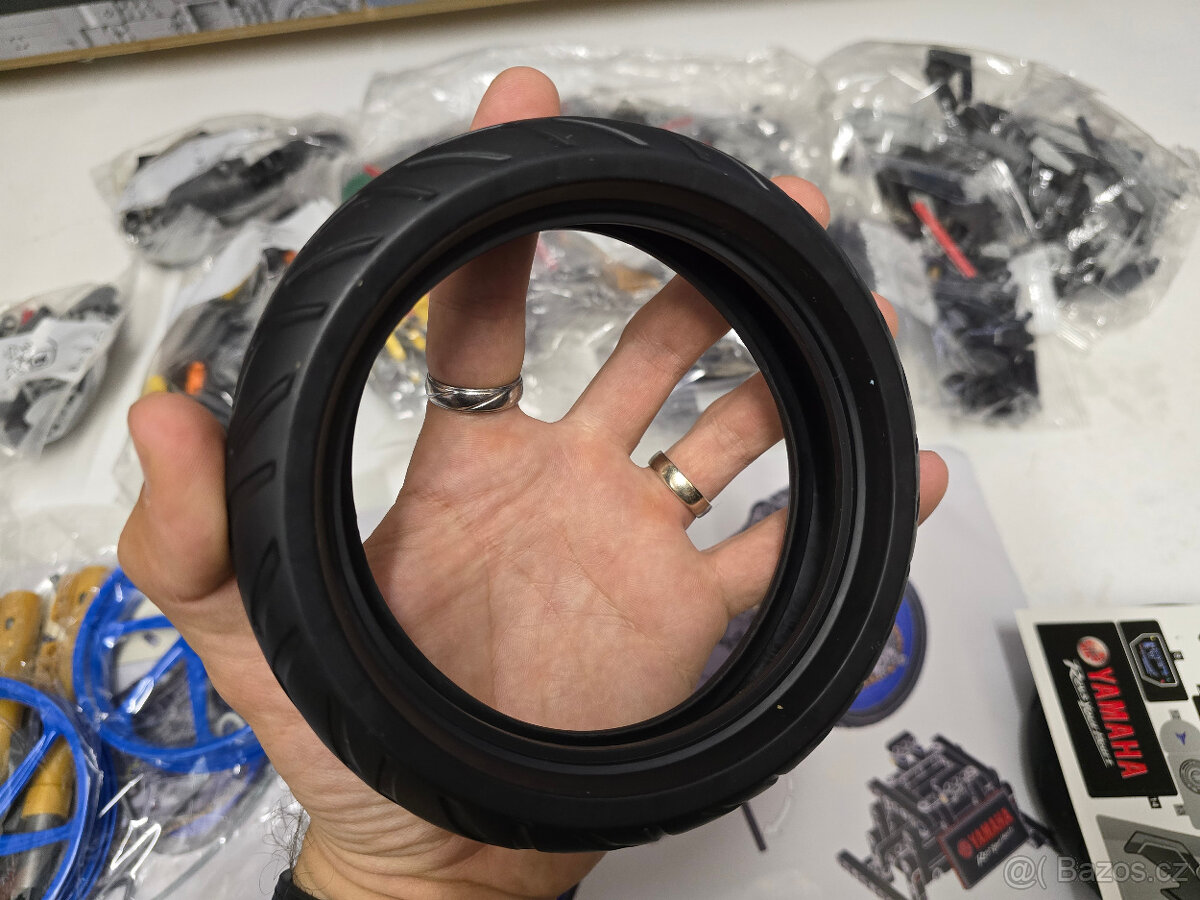 STAVEBNICE Technic 42159 Yamaha MT-10 SP (náhrada) - 5