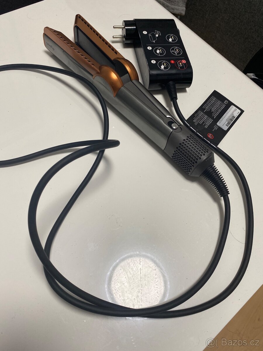 Žehlička na vlasy Dyson Airstrait - 5