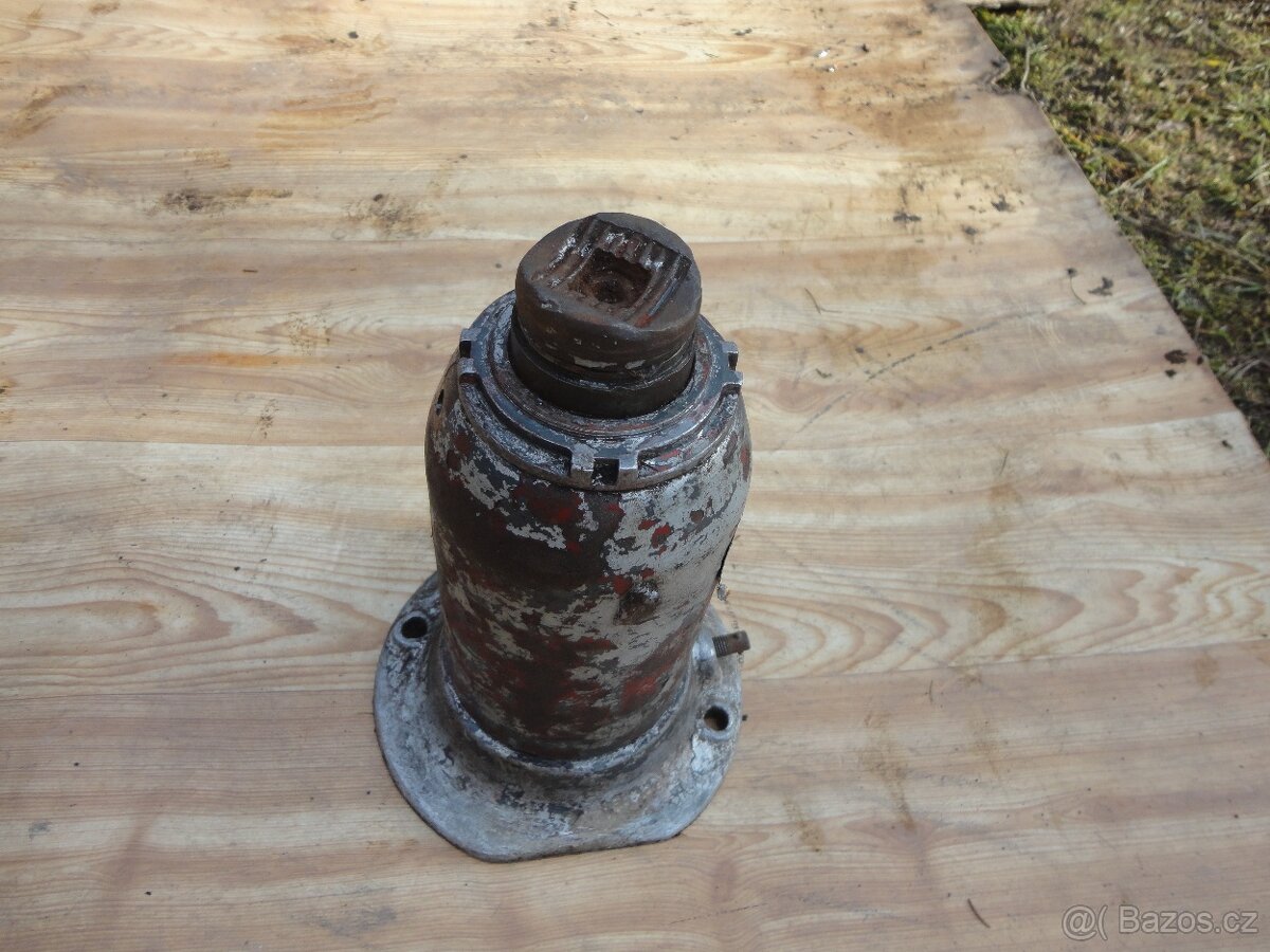 Prodám hydraulický zvedák. - 5