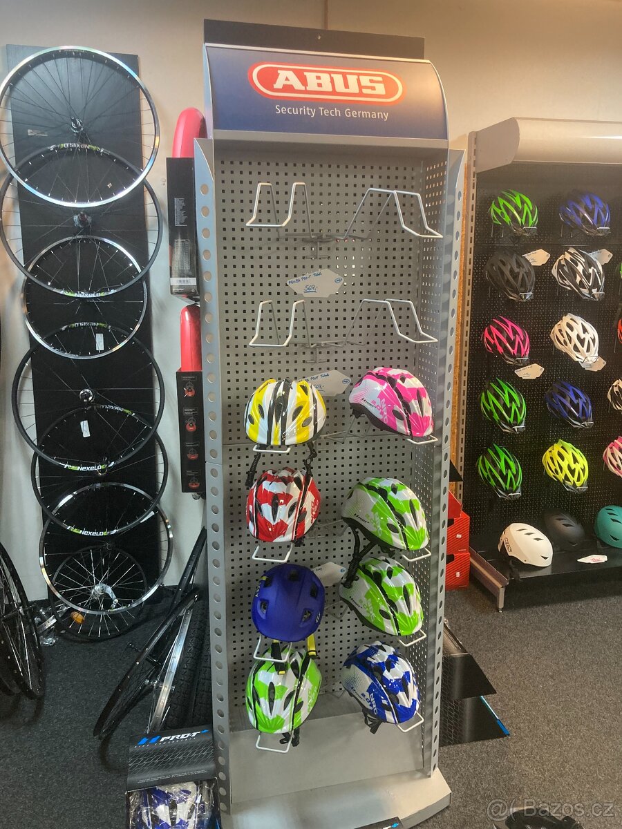 Výstavní stojan na přilby - 5