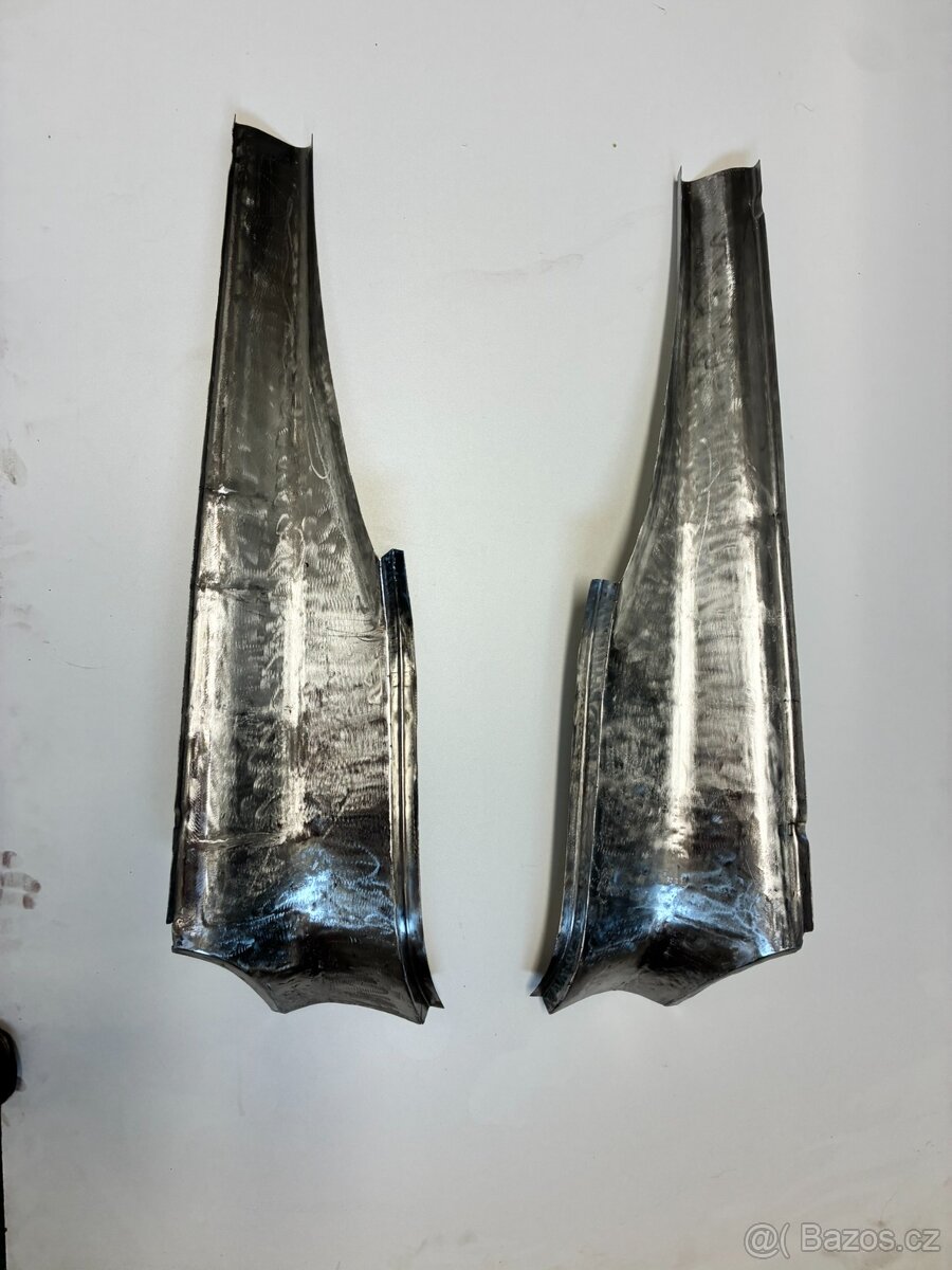 Vrchní část zadní kapsy Tatra 603-3 - 5