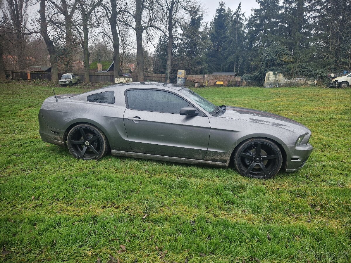 Ford mustang 3.7 L - 5