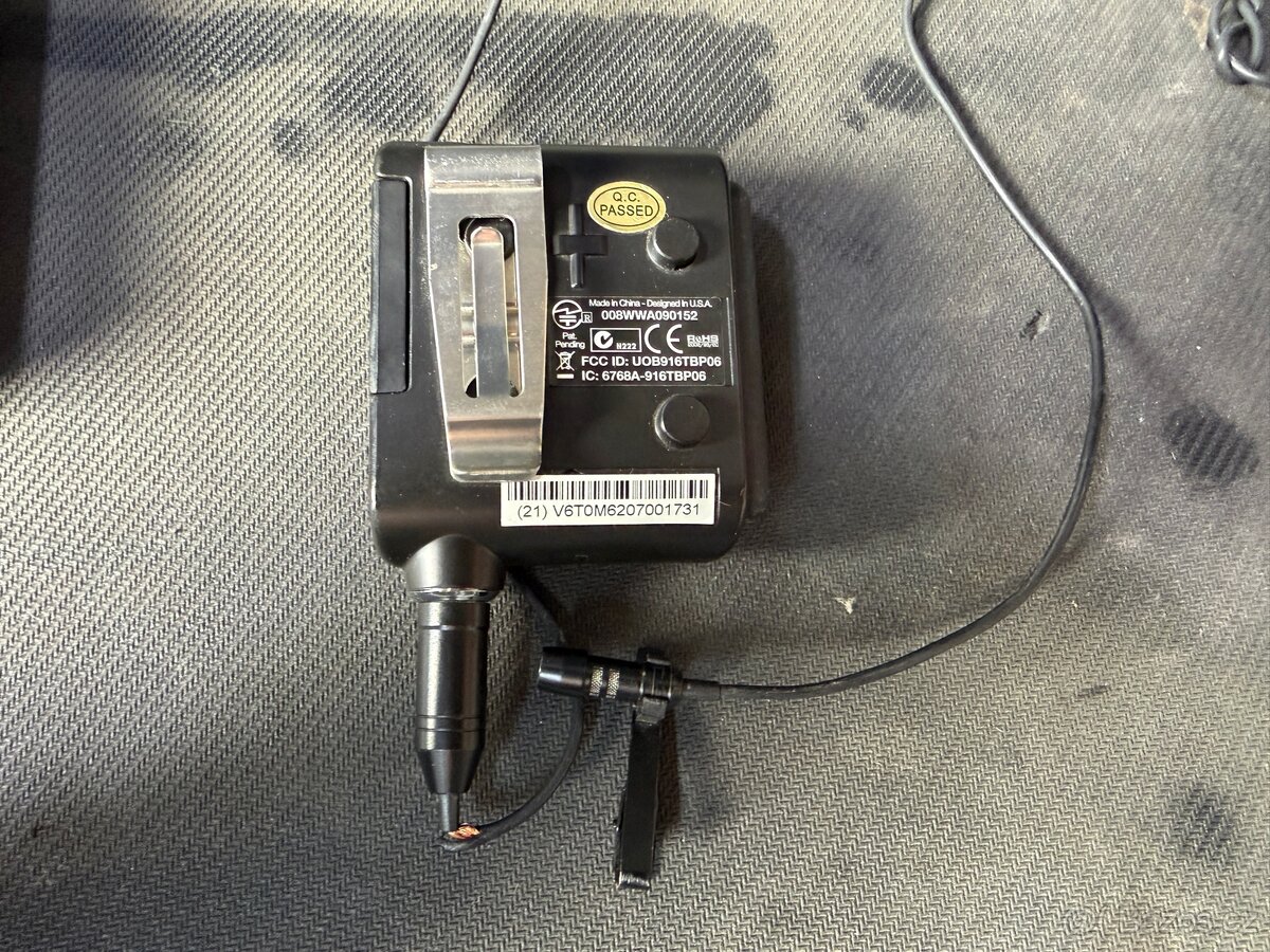 DISC Line 6 XD-V30 Digital Wireless Headset Mic. System - 5