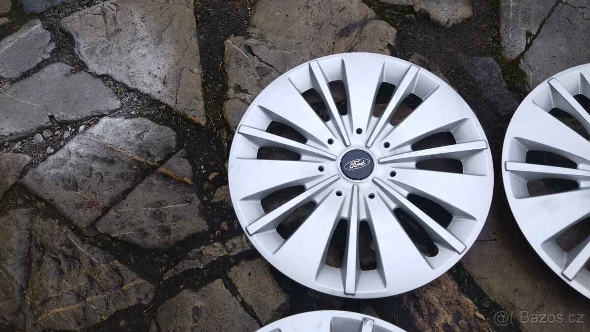 Prodám 4 originál poklice 16 na FORD - 5