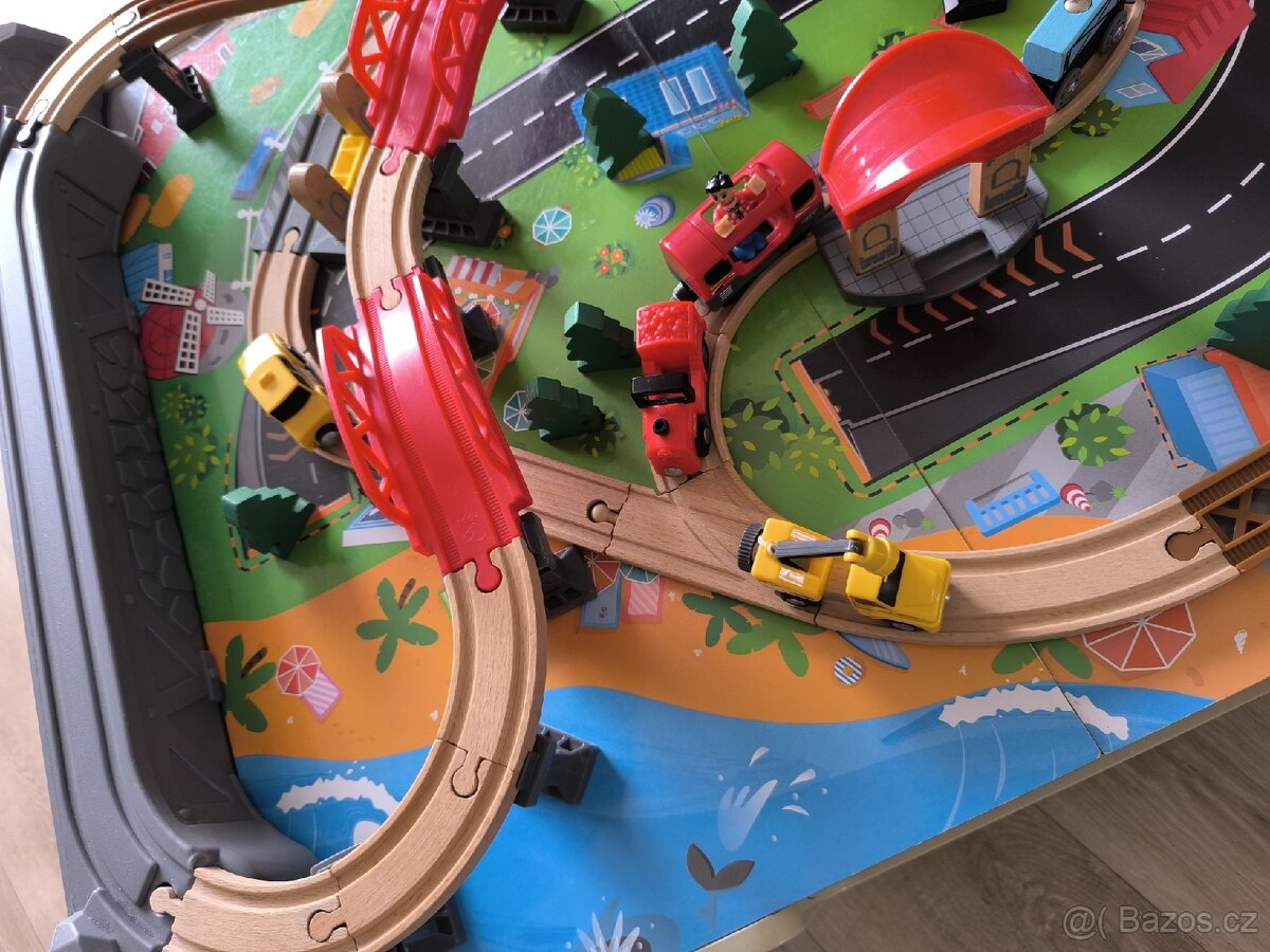 Dětský hrací stůl - vláčkodráha Hape - 5