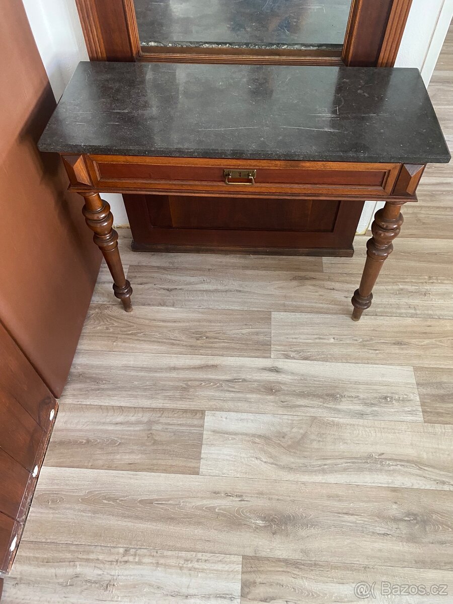 Starožitný nábytek - 5
