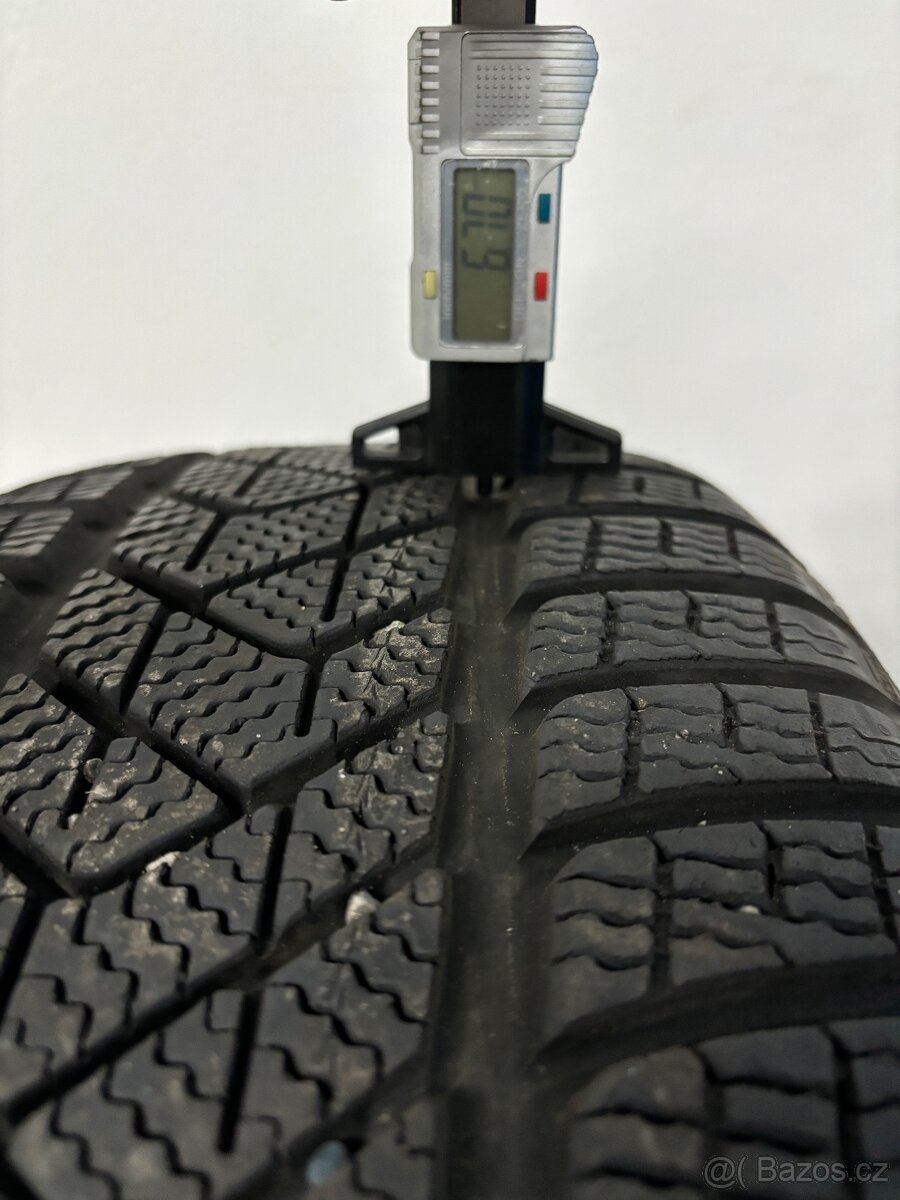 Zimní pneu Pirelli 245/45R20  RFT - 5