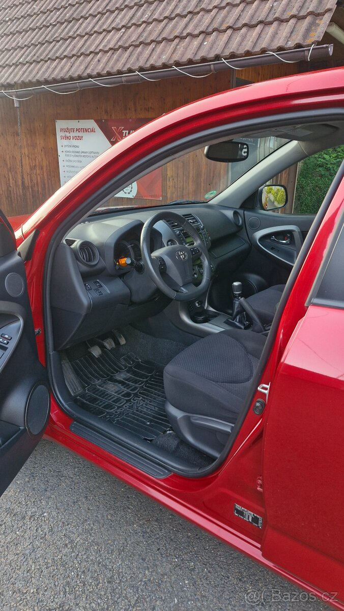 Toyota rav 4 2,2 D-4D 4x4 tažné zařízení - 5