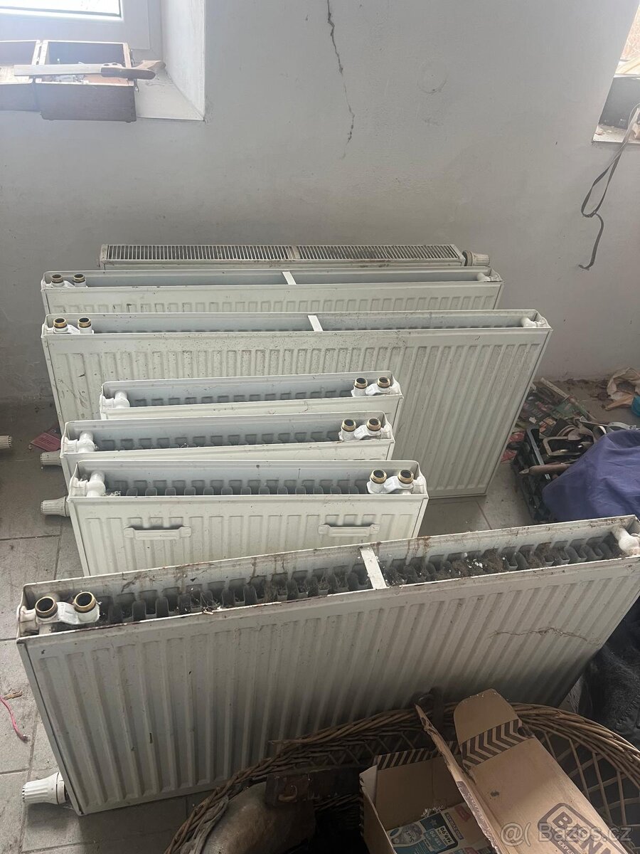 Prodám bílé deskové radiátory – 500 Kč/kus - 5