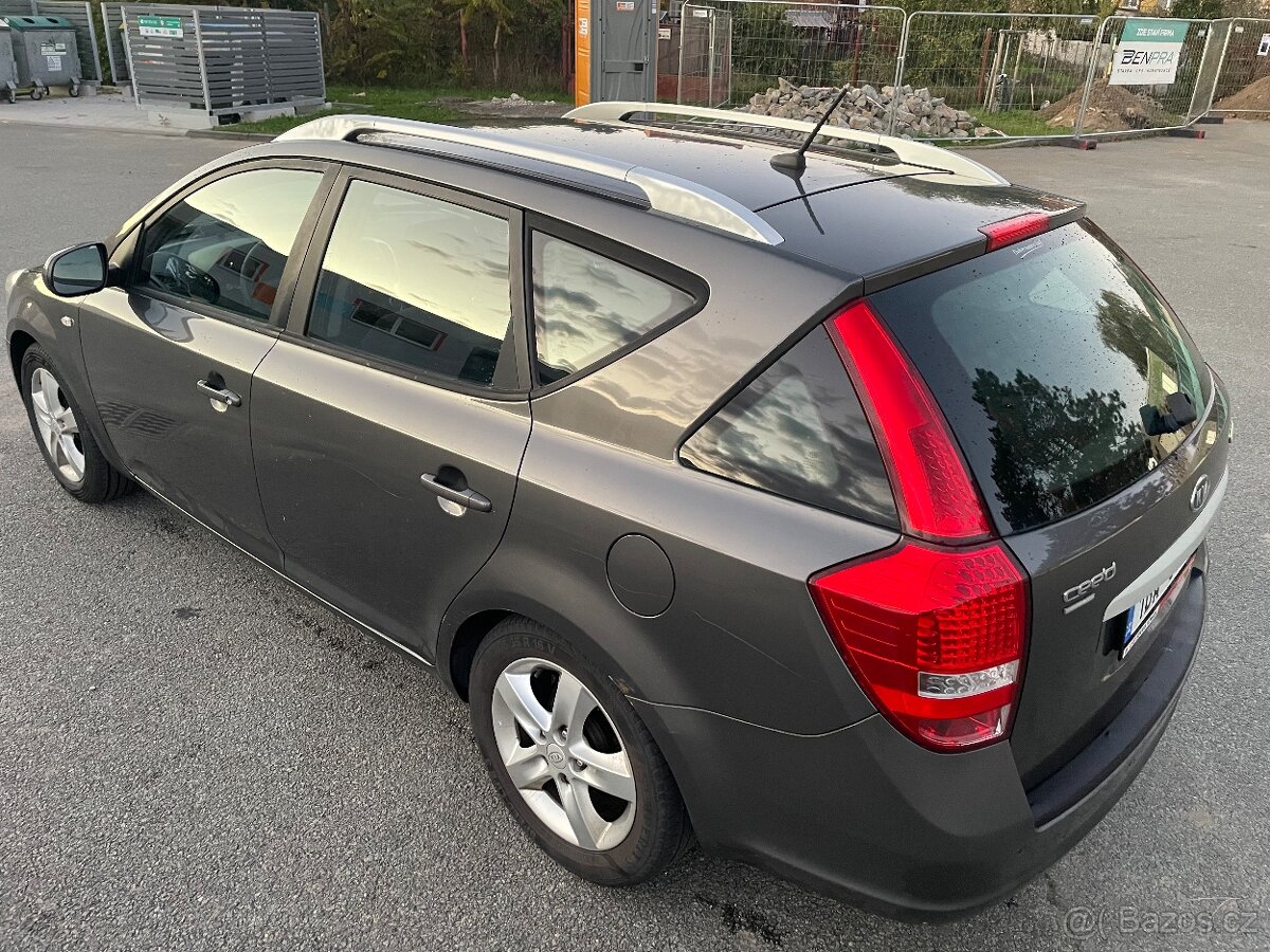 Kia Ceed ED 1.6 benzín cvvt kombi 2012 pofacelift - 5