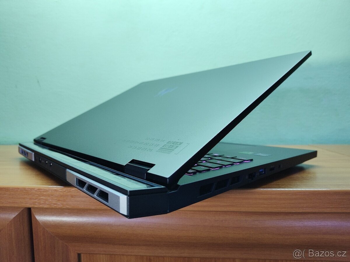 Obří 18 Predator Neo,i9-14th,4070-140w-RTX,32gb,QHD,-NOVÝ - 5