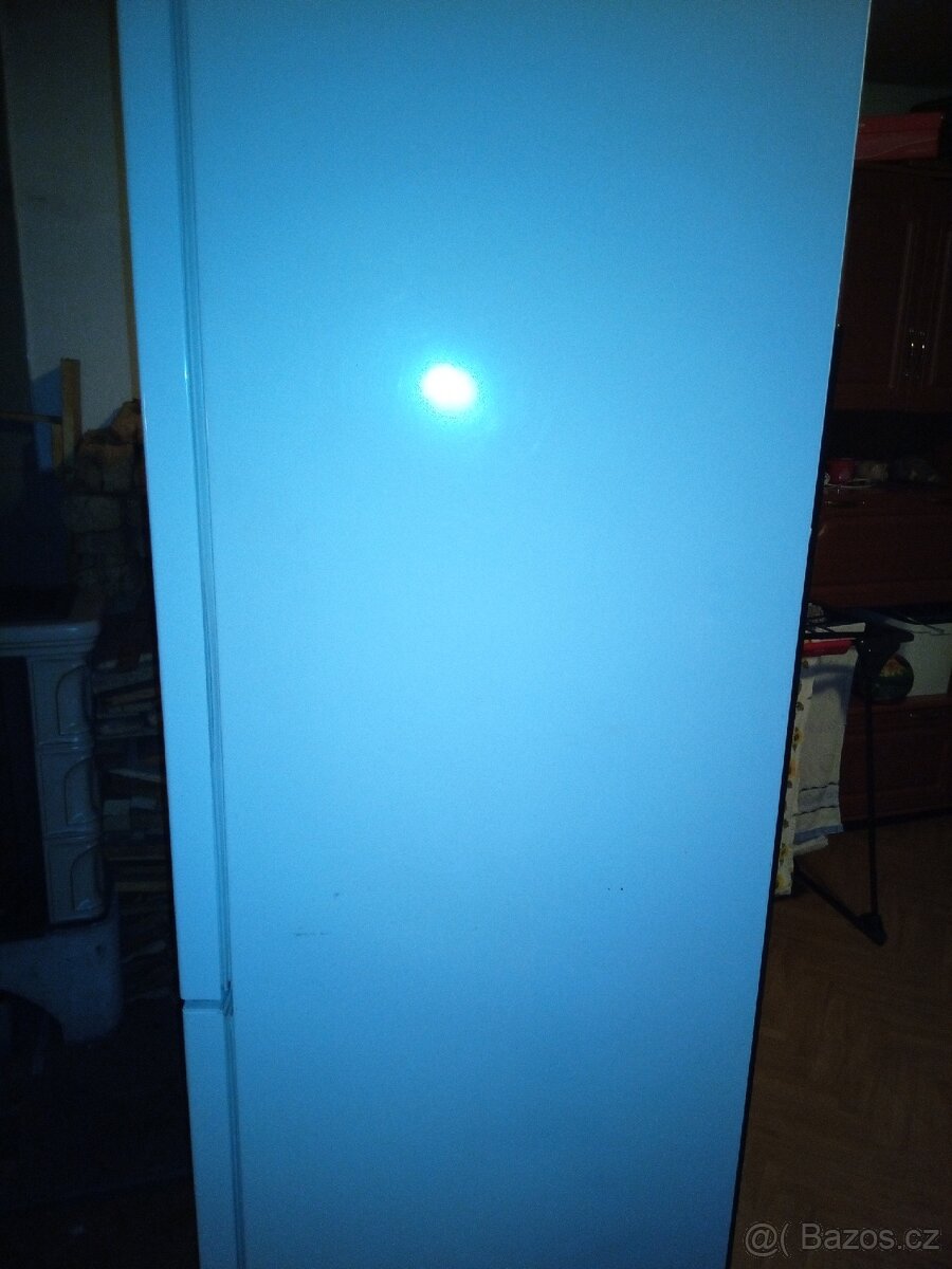 Vysoká lednice s mrazákem Zn.indesit - 5