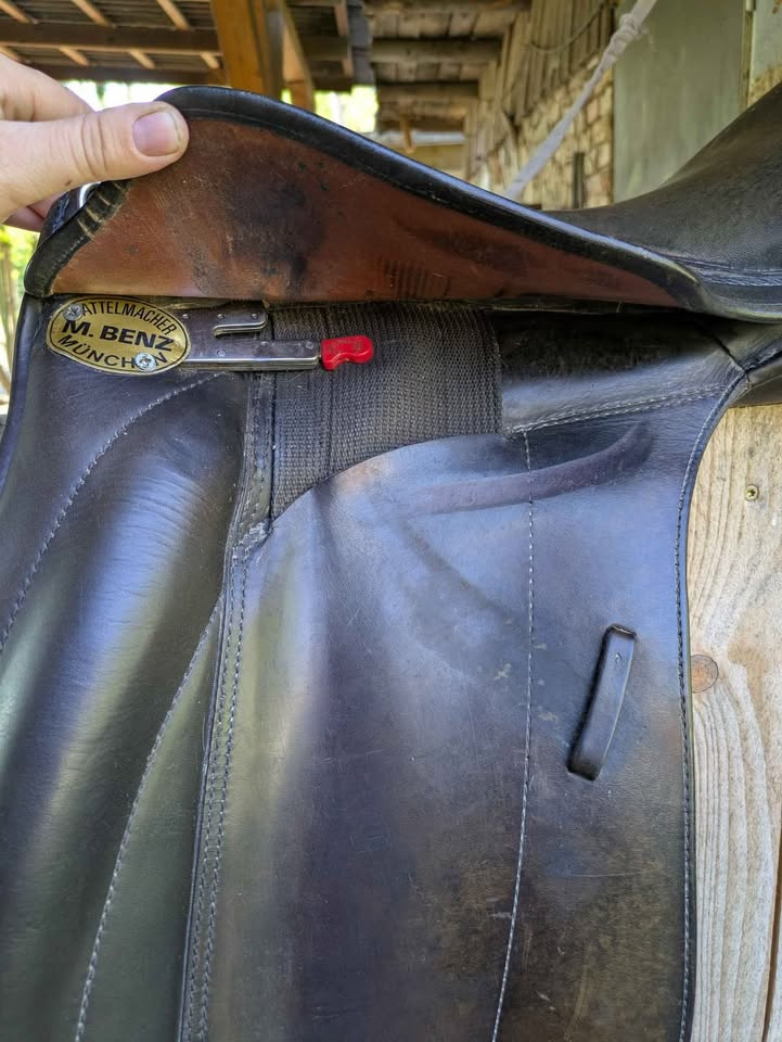 Drezúrní sedlo M.Benz - 5