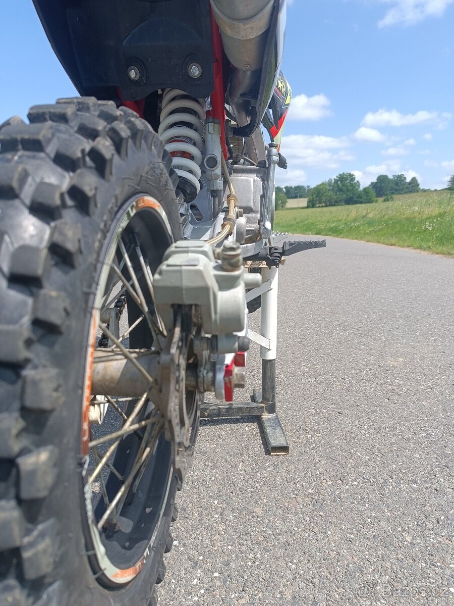 Pitbike Stomp 140 ccm