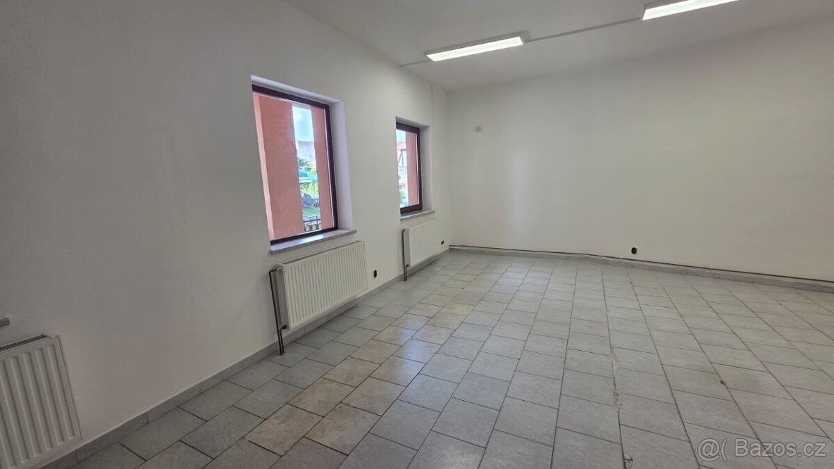 Pronájem obchodních prostorů v centru Rožnova p/R - 5