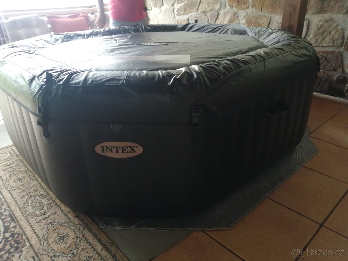 vířivka zakoupena 7.7.25 v záruce 2 roky - 5