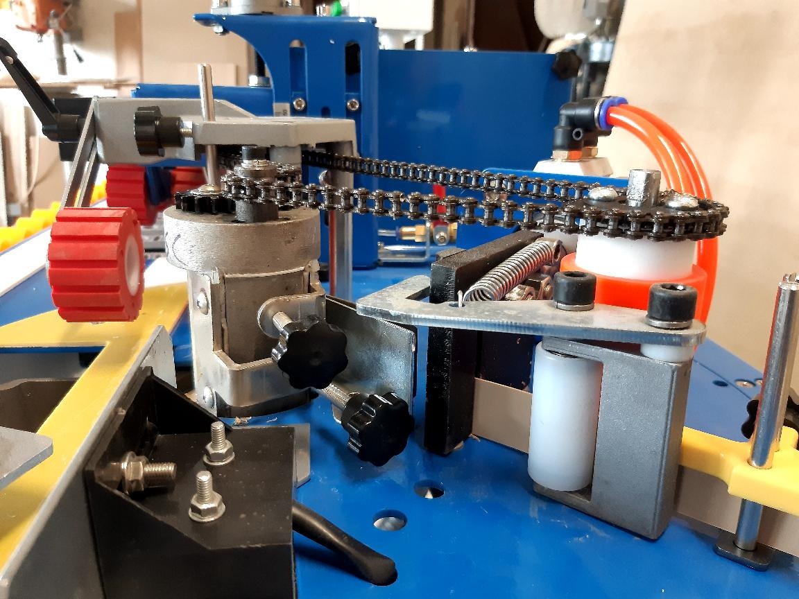 Olepovačka na ABS hrany s ořezáváním pro malé provozovny. - 5