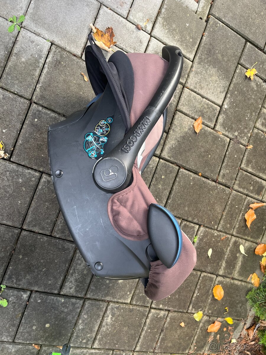 Dětská sedačka/vajíčko Maxi Cosi a základna Family Fix - 5