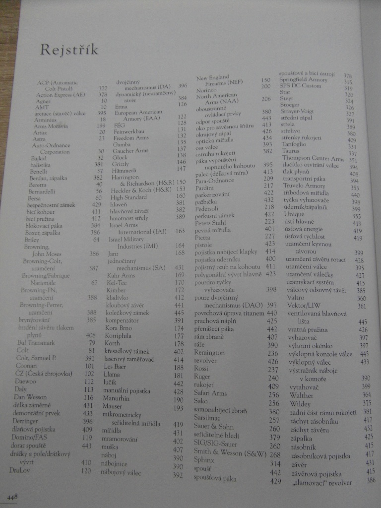 VELKÁ ENCYKLOPEDIE PISTOLÍ A REVOLVERŮ - 5
