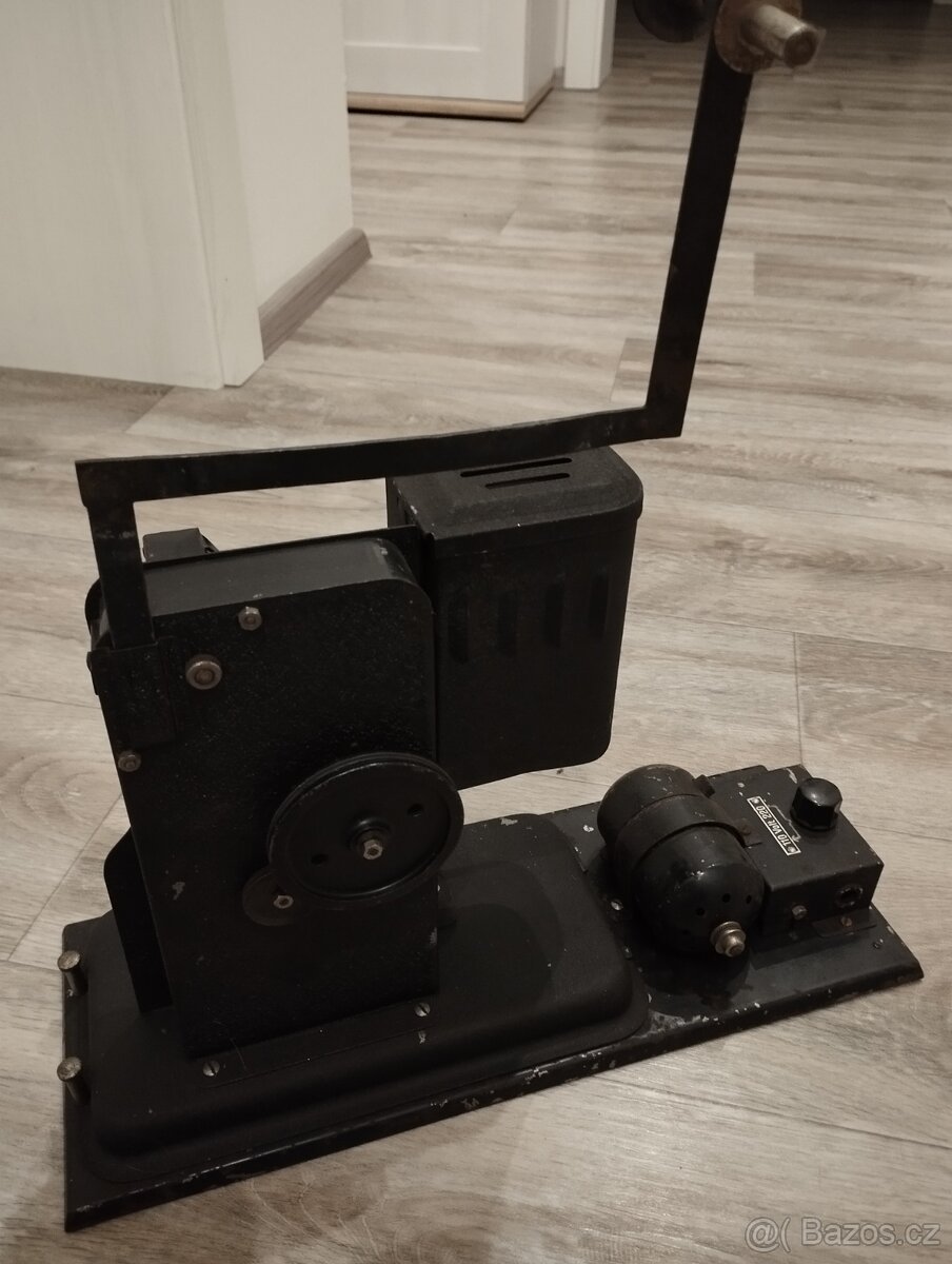 Dvě historické promítačky - 5