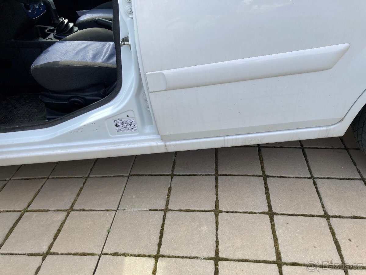 Prodám Ford fiestu, 1,3i, r.v.2008 - 5