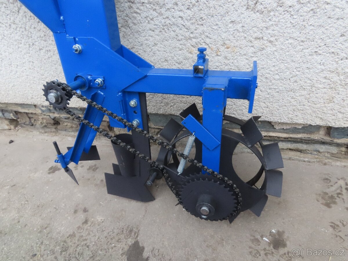 Sazeč česneku, cibule,žaludů Terra, Vari - 5